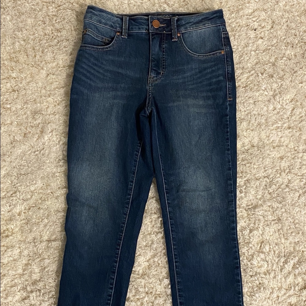 Maurice’s medium wash Everflex skinny jean size 6